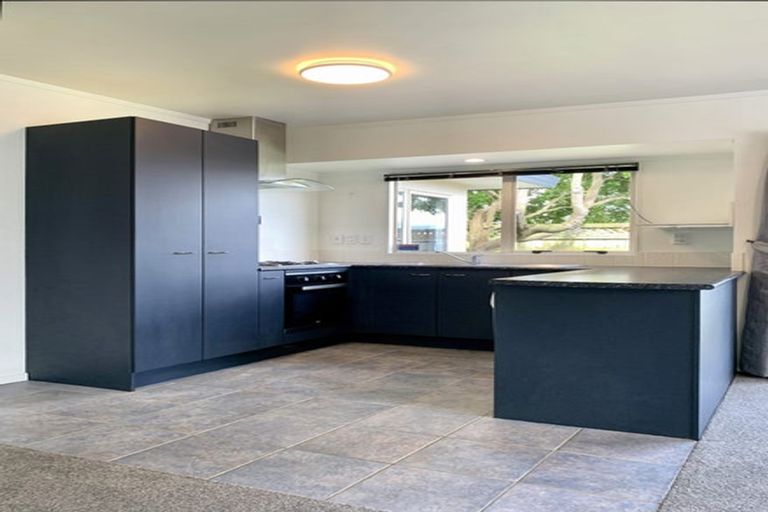 Photo of property in 10/520 Don Buck Road, Westgate, Auckland, 0614