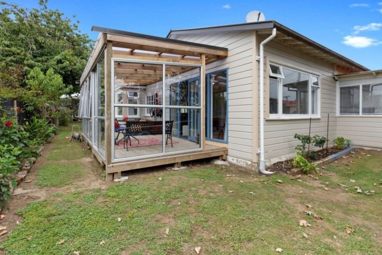 Photo of property in 42a Winchester Street, Levin, 5510