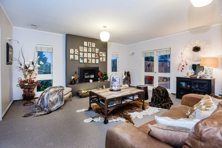 Photo of property in 38 Wyoming Avenue, Murrays Bay, Auckland, 0630