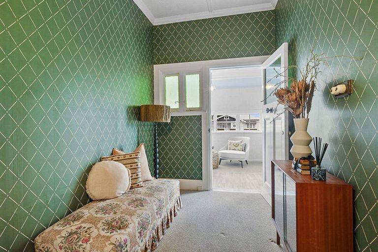 Photo of property in 17 Barrett Street, Westown, New Plymouth, 4310