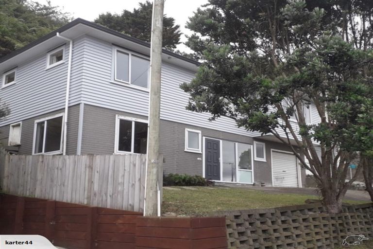 Photo of property in 35 Franklyn Road, Tawa, Wellington, 5028