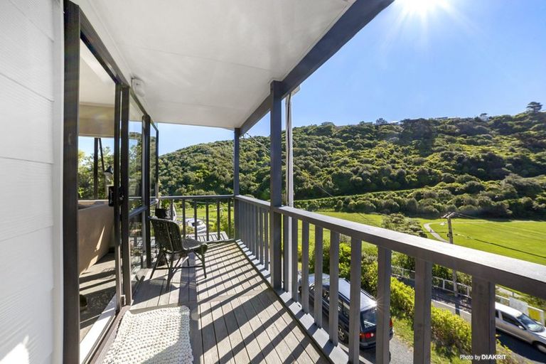 Photo of property in 117 Houghton Bay Road, Houghton Bay, Wellington, 6023