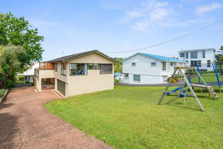 Photo of property in 1/99 Hebron Road, Waiake, Auckland, 0630