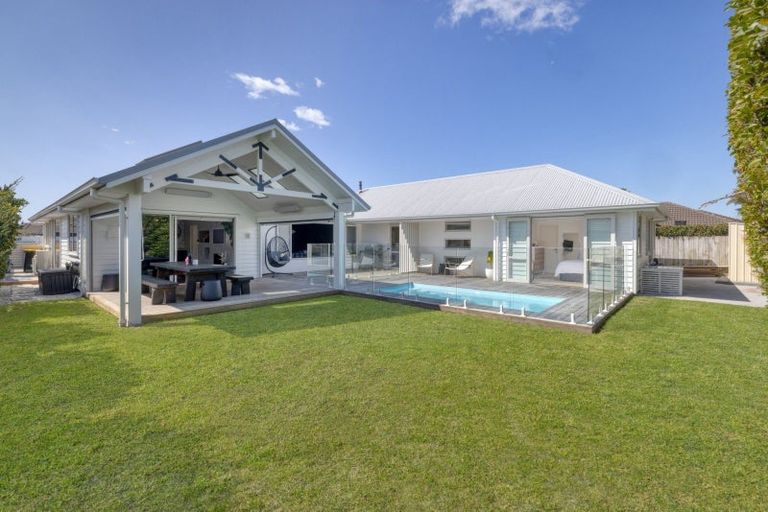 Photo of property in 610 Gloucester Road, Papamoa Beach, Papamoa, 3118