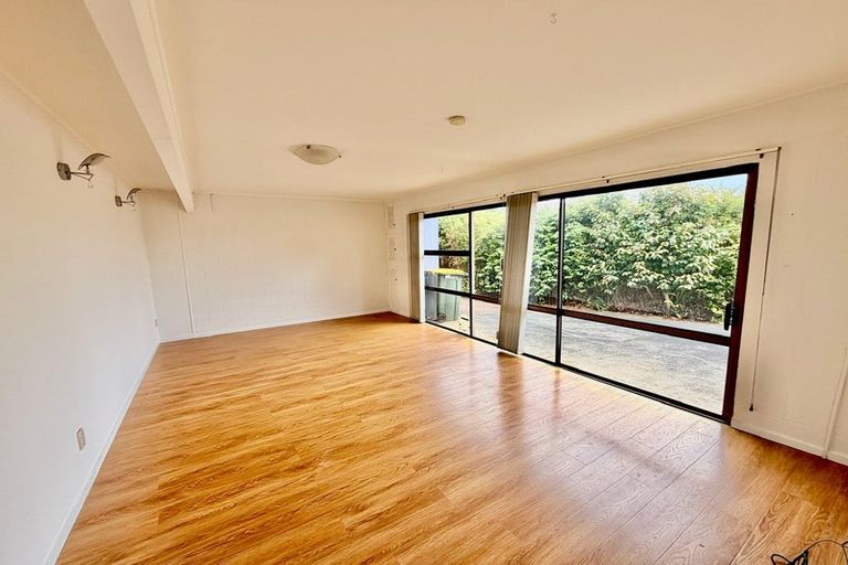 Photo of property in 2/48 Mayfair Crescent, Mairangi Bay, Auckland, 0630