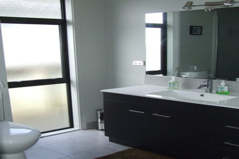 Photo of property in 80 Downing Street, Crofton Downs, Wellington, 6035