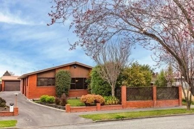 Photo of property in 2 Rex Place, Rangiora, 7400