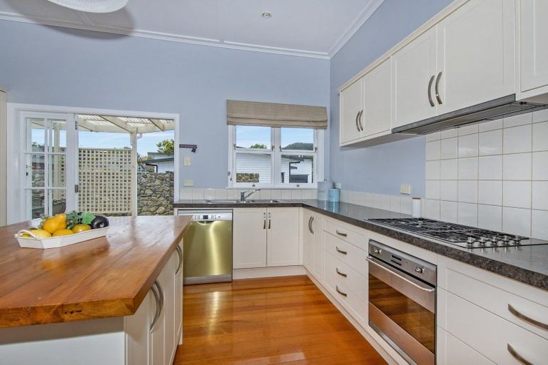 Photo of property in 11 Kent Road, Regent, Whangarei, 0112