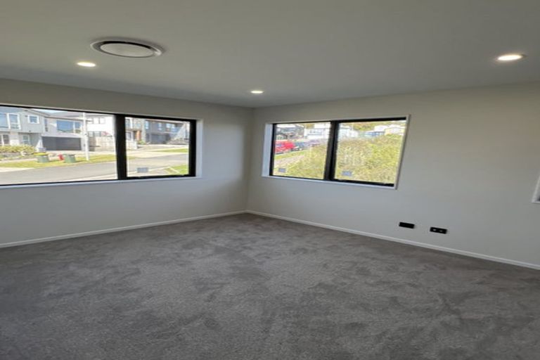 Photo of property in 1 Ripa Street, Flat Bush, Auckland, 2019