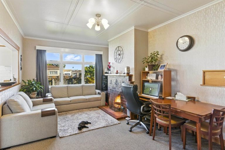 Photo of property in 2 Weraroa Road, Levin, 5510