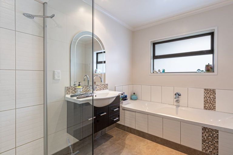 Photo of property in 205 Taylors Road, Otaki, 5583