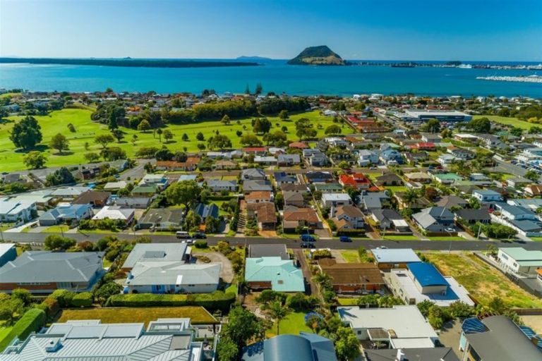 Photo of property in 17a Seaview Road, Otumoetai, Tauranga, 3110
