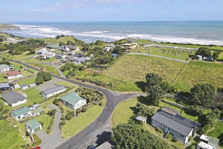 Photo of property in 4 Oha Street, Mokau, 4376
