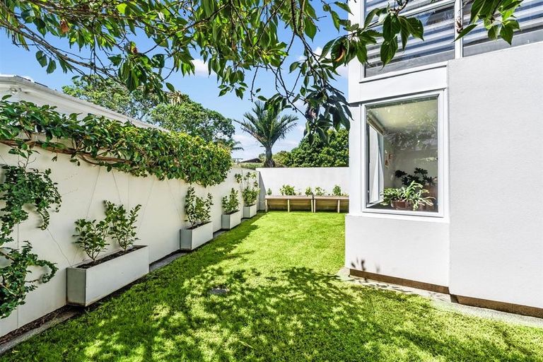 Photo of property in 1a William Street, Takapuna, Auckland, 0622