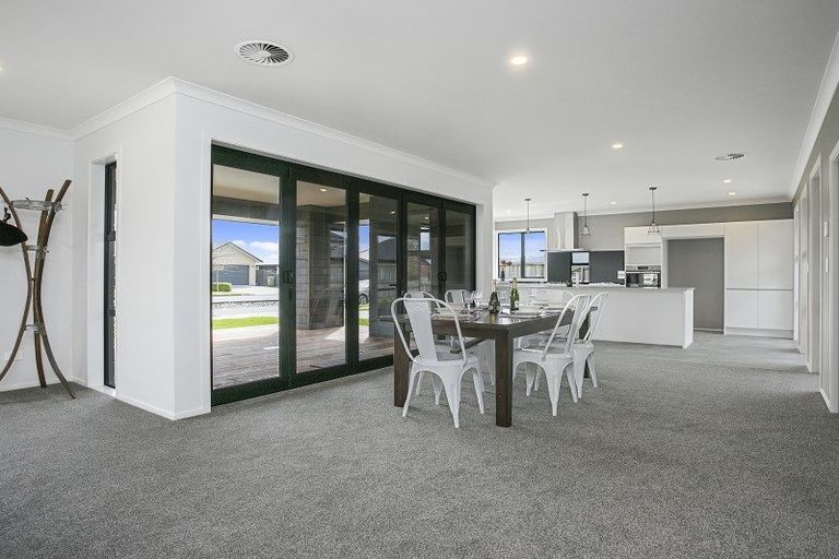 Photo of property in 35 Tulip Drive, Cambridge, 3434