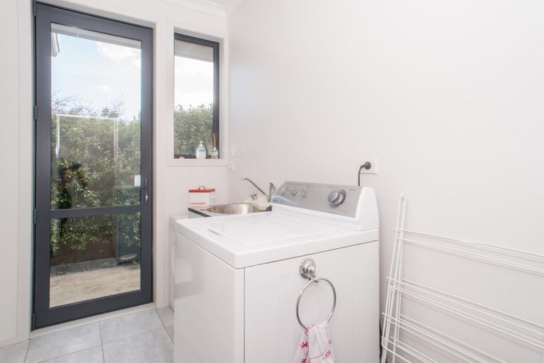 Photo of property in 42 Sterling Park, Lytton West, Gisborne, 4010