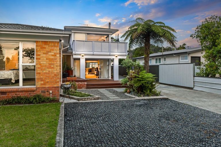 Photo of property in 12 Knox Road, Swanson, Auckland, 0612