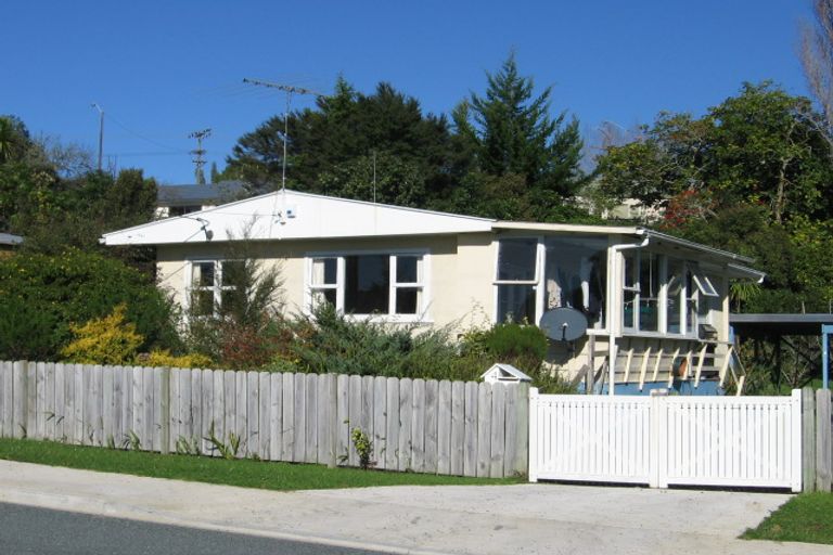 Photo of property in 4 Otanerua Road, Hatfields Beach, Orewa, 0931