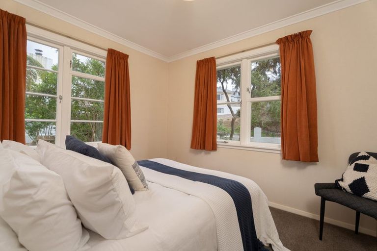 Photo of property in 1 Tainui Terrace, Tawa, Wellington, 5028
