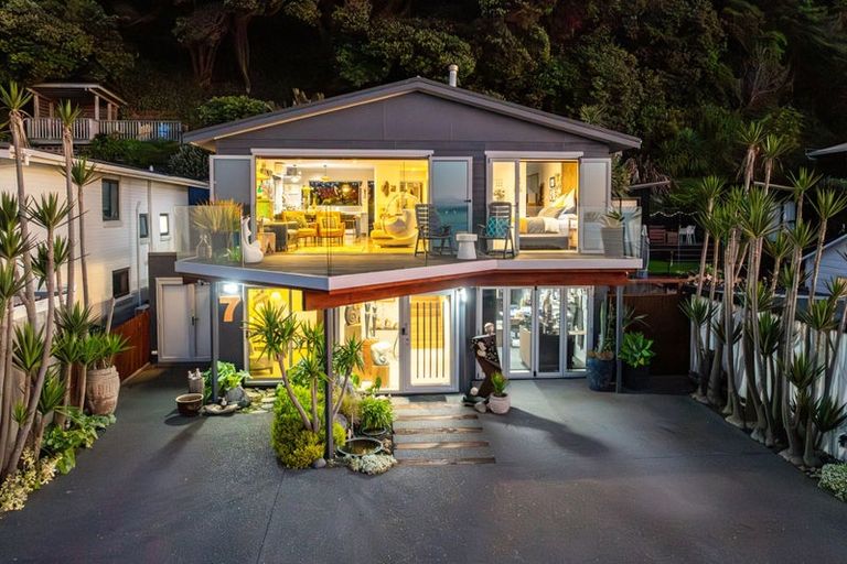 Photo of property in 7 Ocean Parade, Pukerua Bay, 5026