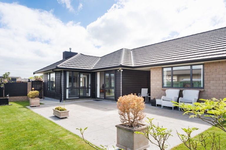 Photo of property in 54 Rosalie Terrace, Kelvin Grove, Palmerston North, 4414