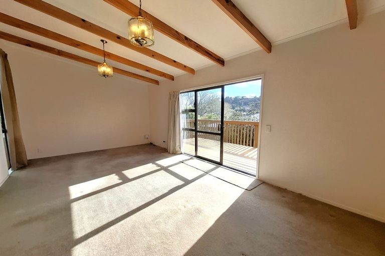 Photo of property in 1a Charnley Grove, Glenfield, Auckland, 0629