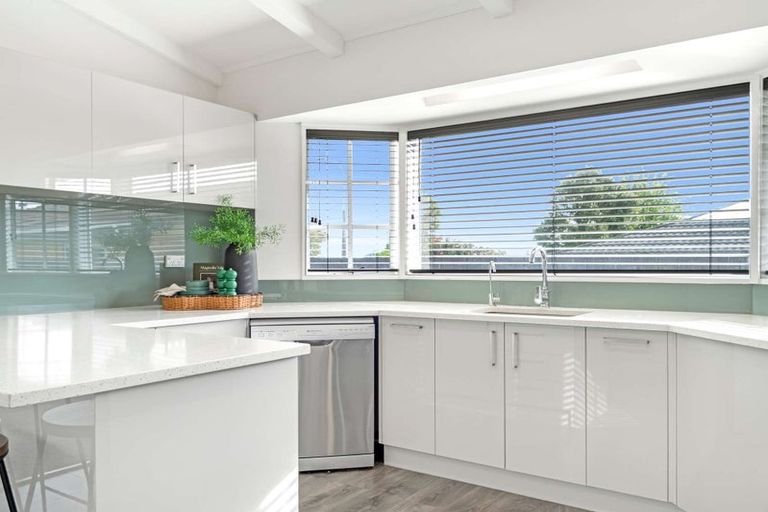 Photo of property in 169 Cameron Road, Te Puke, 3119