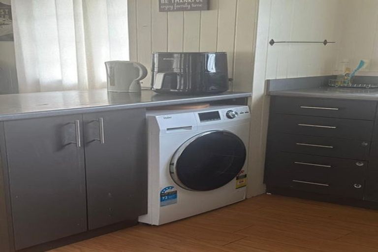 Photo of property in 1/79 Sylvan Avenue, Northcote, Auckland, 0627