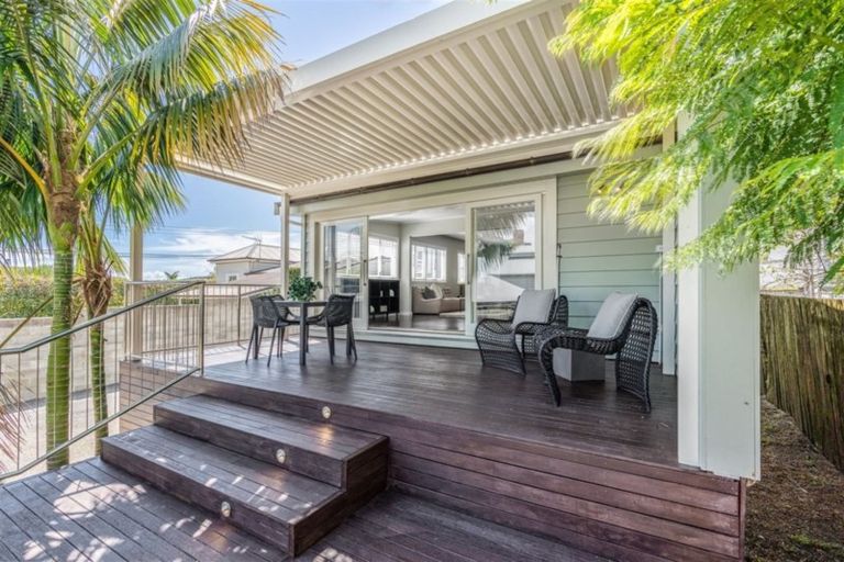 Photo of property in 173 Vauxhall Road, Narrow Neck, Auckland, 0624
