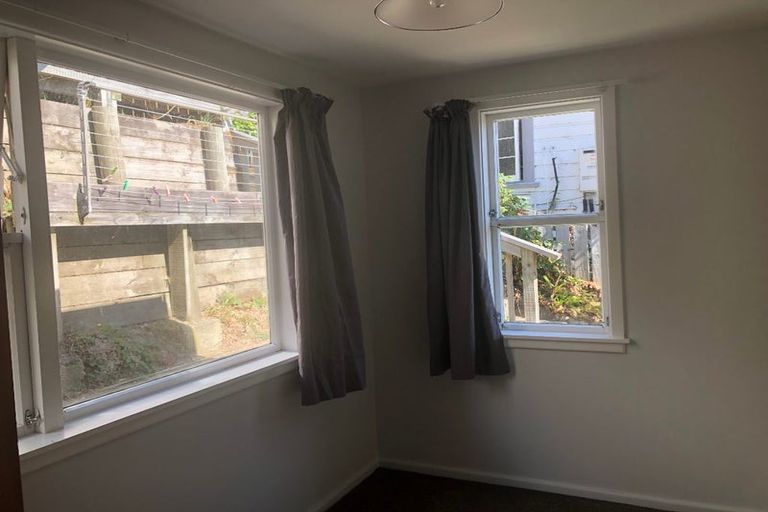 Photo of property in 43 Palliser Road, Roseneath, Wellington, 6011