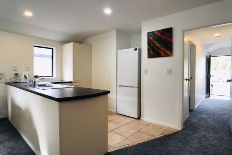 Photo of property in 2/36 John Jennings Drive, Oteha, Auckland, 0632