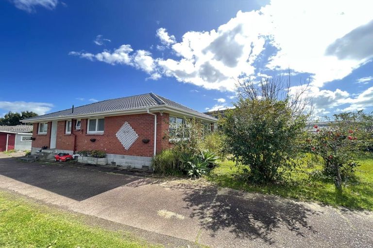Photo of property in 63 Edgewater Drive, Pakuranga, Auckland, 2010