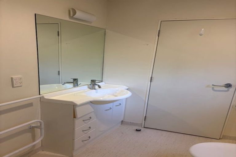 Photo of property in Terrace Heights Apartments, 2/163p The Terrace, Wellington Central, Wellington, 6011