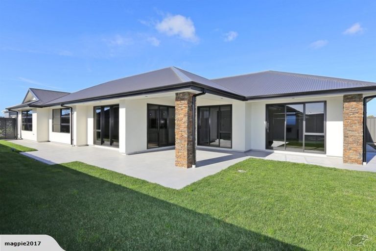 Photo of property in 5 Ruahine Road, Poraiti, Napier, 4112