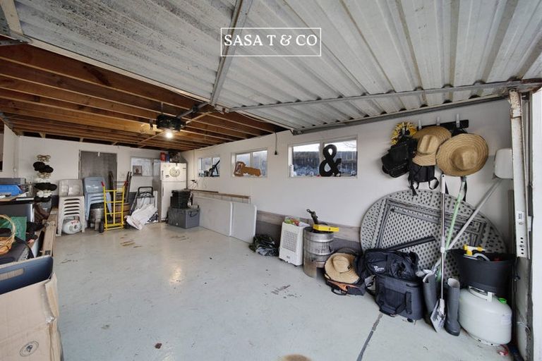 Photo of property in 185 Mahia Road, Wattle Downs, Auckland, 2103