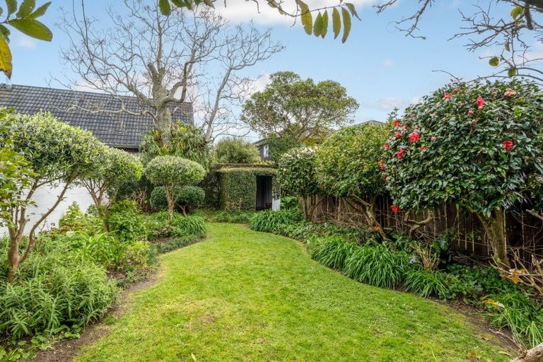 Photo of property in 3/23 Eastern Beach Road, Eastern Beach, Auckland, 2012