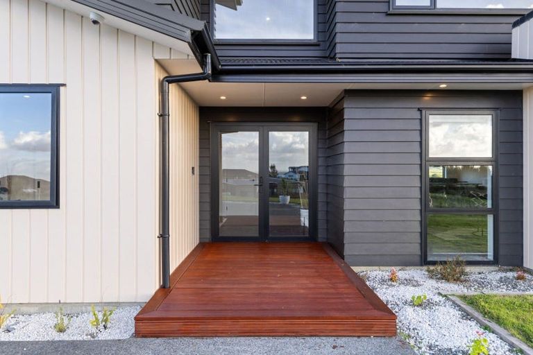 Photo of property in 3 Lealands Lane, Aokautere, Palmerston North, 4471