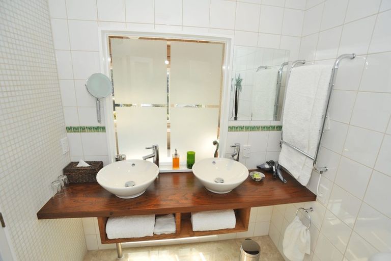 Photo of property in 19-21 Leicester Street, Picton, 7220