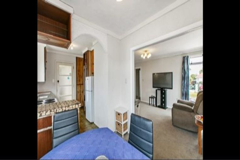 Photo of property in 70 Mcannalley Street, Manurewa East, Auckland, 2102