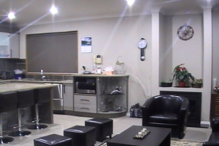 Photo of property in 28 Kaseng Place, East Tamaki Heights, Auckland, 2016