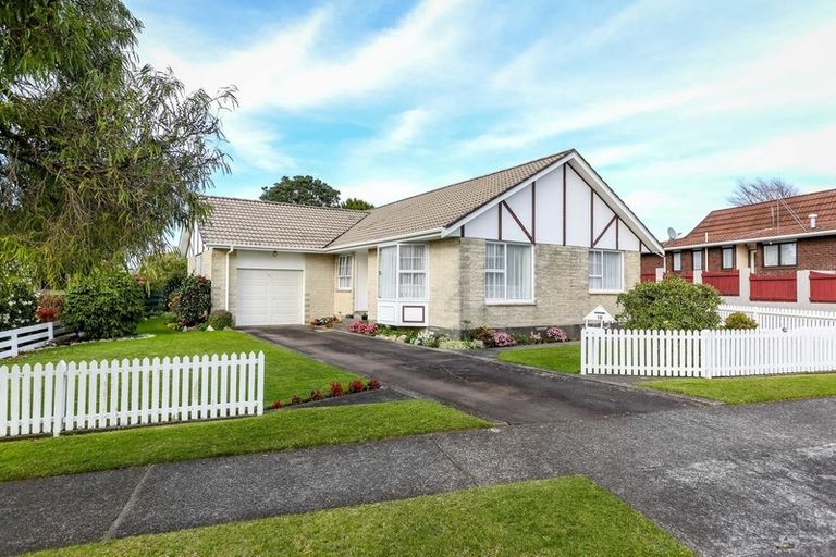 Photo of property in 10 Poplar Grove, Whalers Gate, New Plymouth, 4310