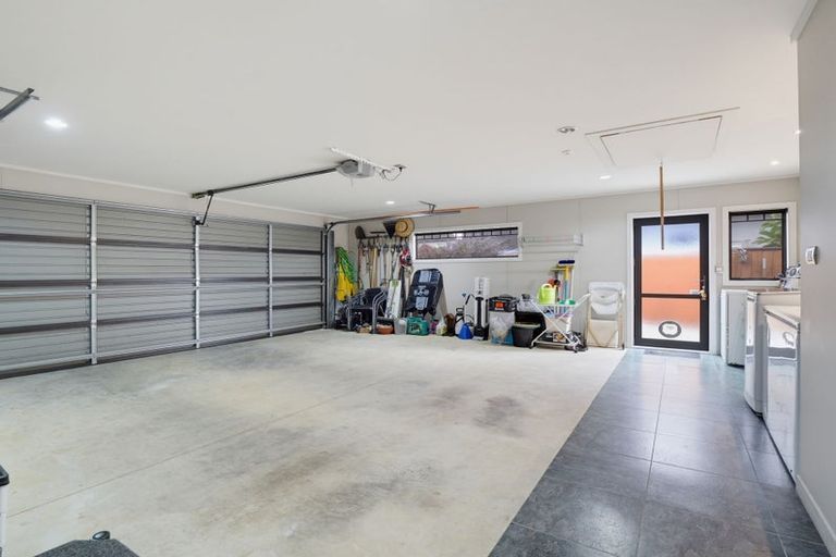 Photo of property in 71 Ruapehu Drive, Fitzherbert, Palmerston North, 4410
