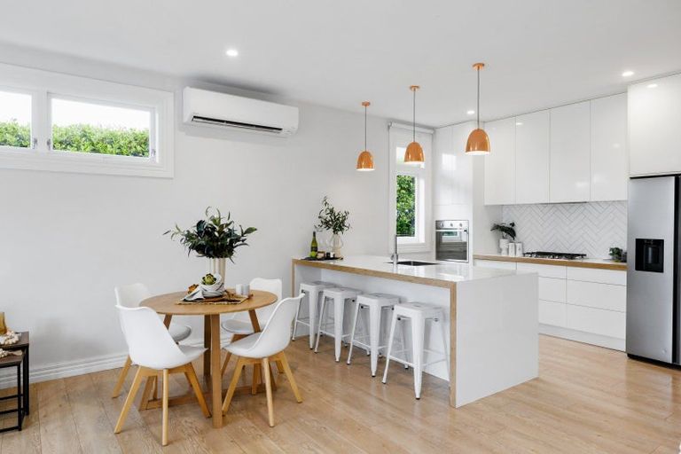 Photo of property in 132 Forest Lake Road, Forest Lake, Hamilton, 3200