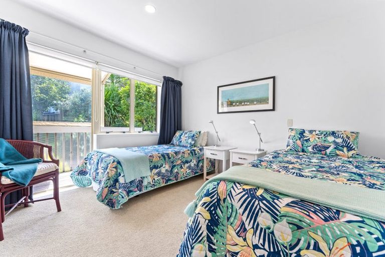 Photo of property in 10a Scarboro Terrace, Murrays Bay, Auckland, 0630