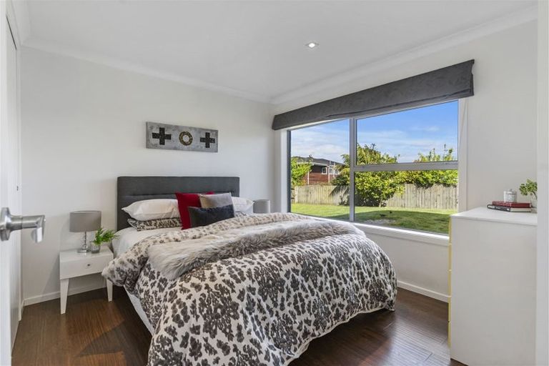 Photo of property in 24 Gulf Crest, Bucklands Beach, Auckland, 2012