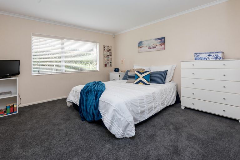 Photo of property in 10 Briar Vale Place, Flat Bush, Auckland, 2016