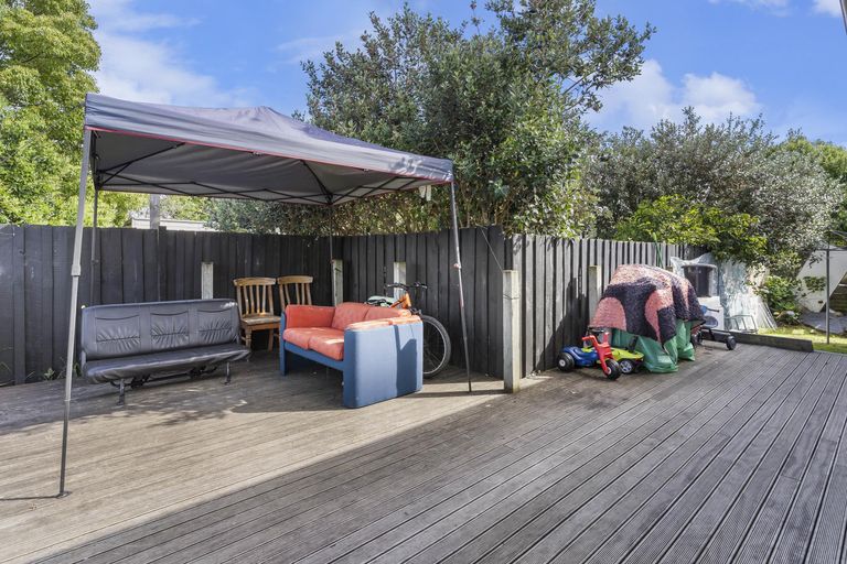 Photo of property in 2/11 Bluewater Place, Wattle Downs, Auckland, 2103