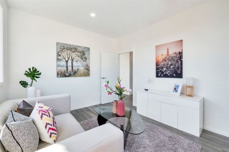 Photo of property in 107 Sturges Road, Henderson, Auckland, 0612