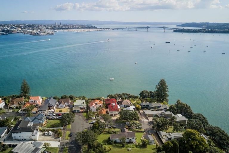 Photo of property in 106a Stanley Point Road, Stanley Point, Auckland, 0624
