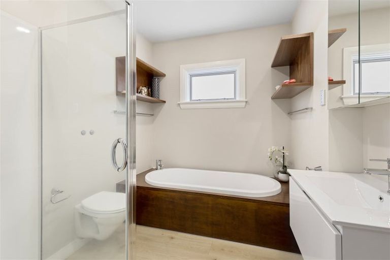 Photo of property in 10 Walnut Avenue, Strowan, Christchurch, 8052